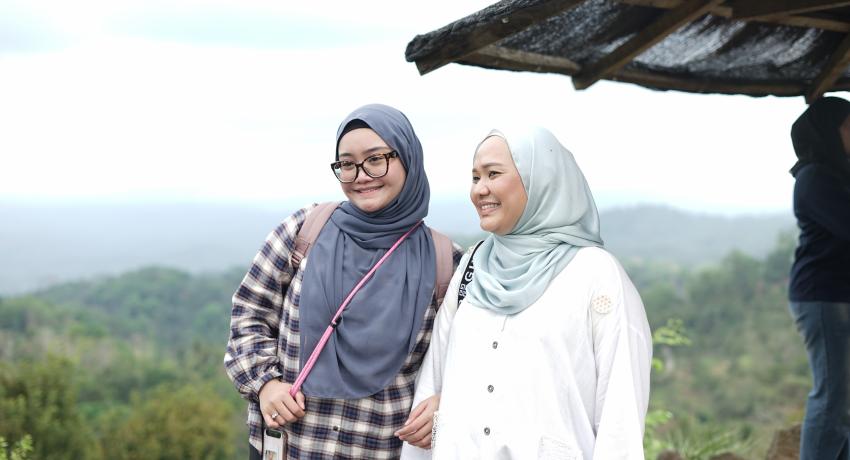 From Singapore's Skyscrapers to an Ancient Volcano: Students Discover Nglanggeran's Geological Wonders