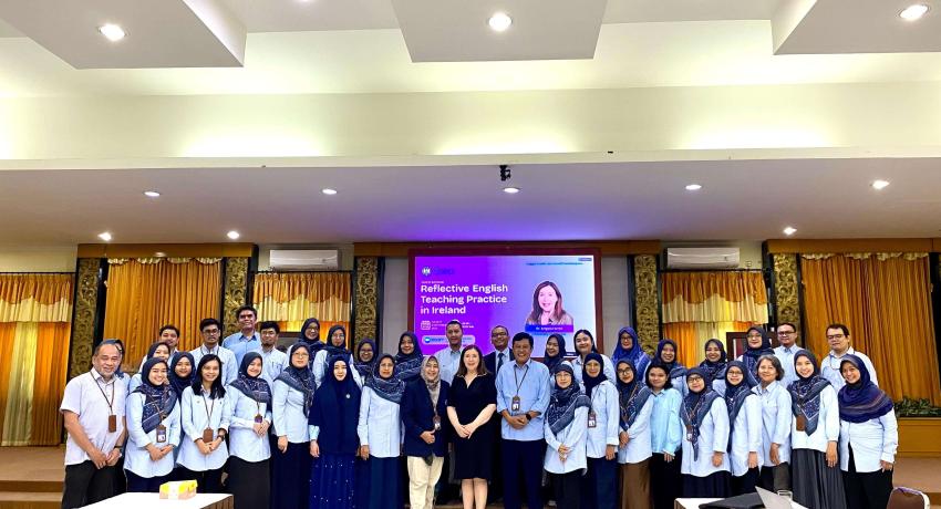 From Reflective Teaching to English Medium Instruction: Dr. Angela Farrell Shares Insights at UNY