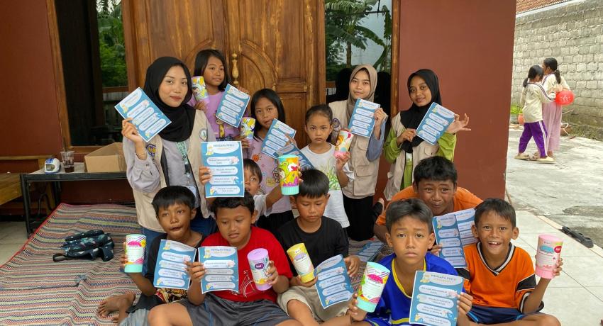 UNY Student Leads Early Saving Habits Training for Children in Klaten
