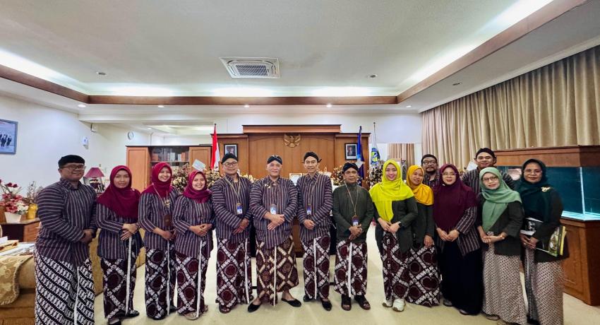 Lab School UNY Enhances Service Quality Through Strategic Human Resource Development