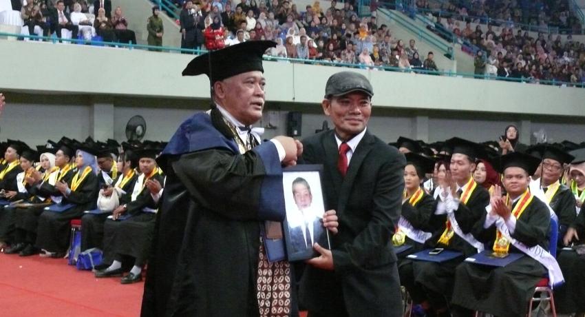 UNY Honors Late Engineering Student Iqbal in Emotional Graduation Tribute