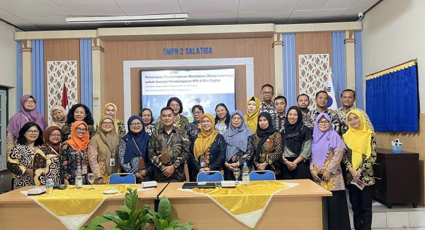 UNY and Salatiga MGMP IPS Host Workshop on Deep Learning for Social Studies Education