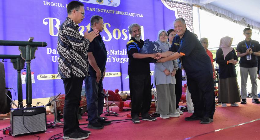 Community Service to Celebrate 61st Anniversary