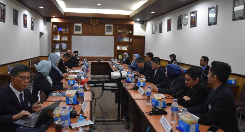 UNY's Science Education Program Undergoes LAMDIK Accreditation Assessment