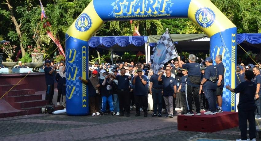 UNY Marks 62nd Anniversary with 4.4 KM Fun Walk and Hundreds of Door Prizes