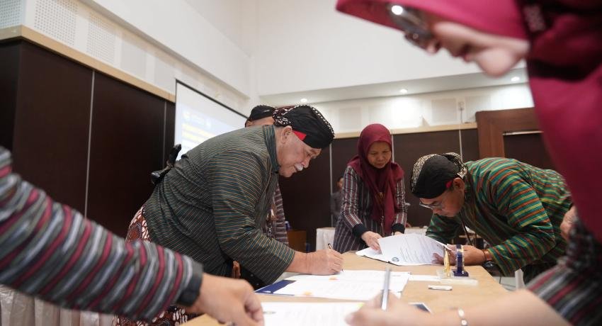 UNY Signs Performance Agreements with Heads of Work Units, Holds PK Cascading Workshop